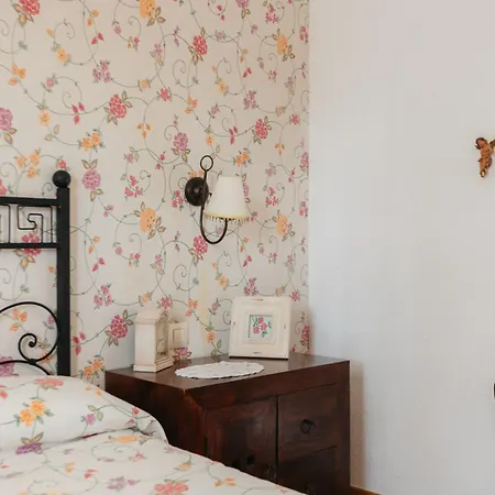 Chalet, Rodeada De Naturaleza Piscina A Doce Klm De Y 7 Del Aeropuerto