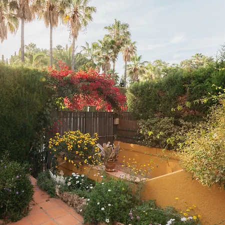 Chalet, Rodeada De Naturaleza Piscina A Doce Klm De Y 7 Del Aeropuerto Holiday home