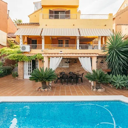 Chalet, Rodeada De Naturaleza Piscina A Doce Klm De Y 7 Del Aeropuerto Valencia