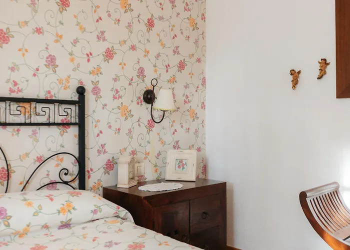 Chalet, Rodeada De Naturaleza Piscina A Doce Klm De Y 7 Del Aeropuerto