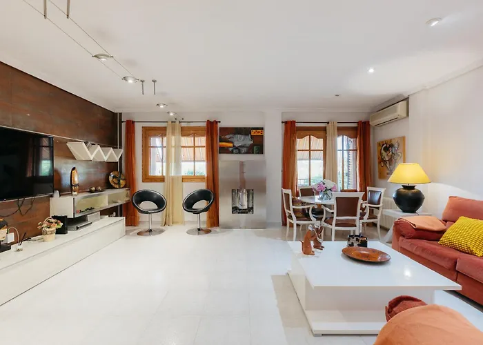 Chalet, Rodeada De Naturaleza Piscina A Doce Klm De Y 7 Del Aeropuerto Valencia