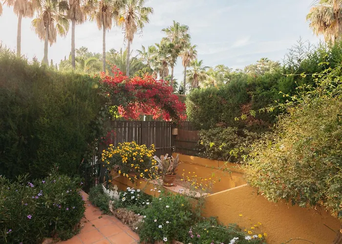 Chalet, Rodeada De Naturaleza Piscina A Doce Klm De Y 7 Del Aeropuerto Nyaraló