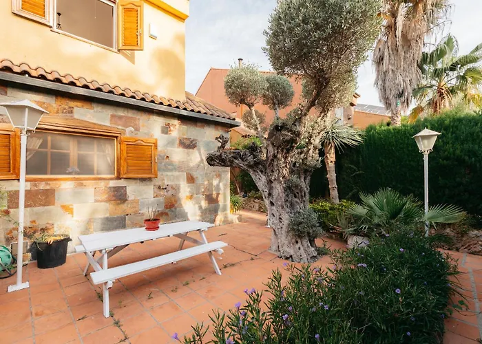Chalet, Rodeada De Naturaleza Piscina A Doce Klm De Y 7 Del Aeropuerto Nyaraló *