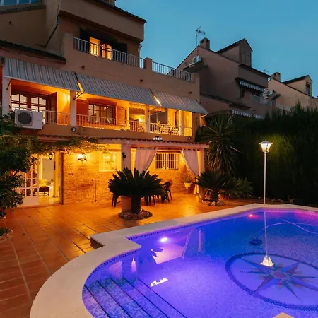Semesterbostad Chalet, Rodeada De Naturaleza Piscina A Doce Klm De Y 7 Del Aeropuerto Valencia